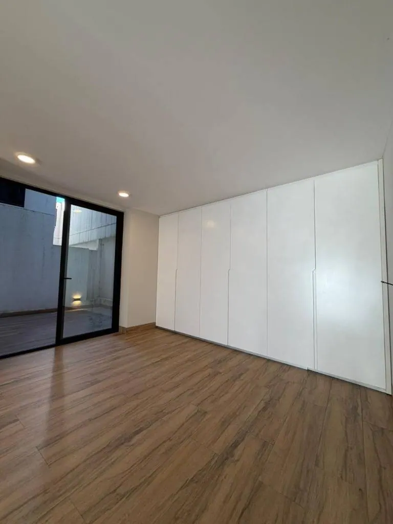 Monoambiente con patio privado en venta en Equipetrol, 61 m²: foto 3 de 6