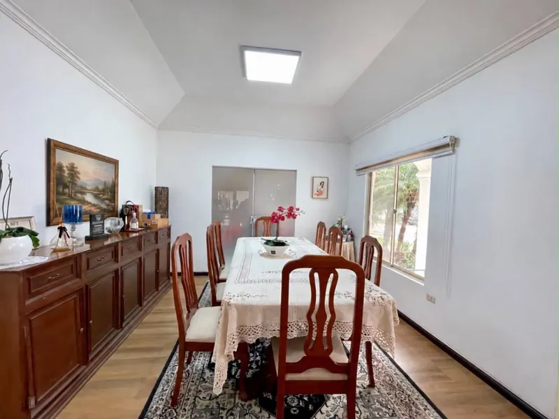 One-story house for sale in the Portofino gated community, West Zone: foto 5 de 9