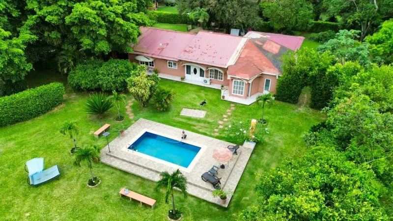 Casa quinta de 4 dormitorios en venta en Warnes, Comunidad Motacú: foto 2 de 20