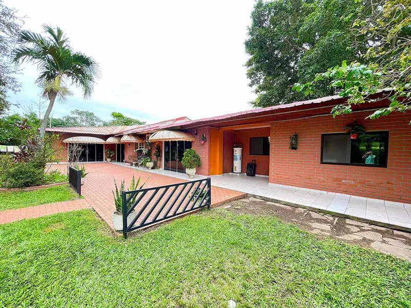 Casa quinta de 4 dormitorios en venta en Warnes, Comunidad Motacú: foto 4 de 20