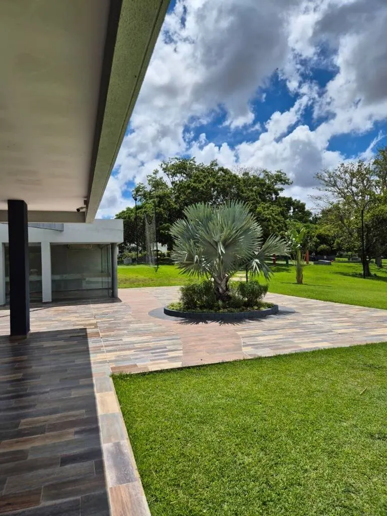 Terreno de 1.086,69 m² en venta en La Hacienda del Urubó: foto 6 de 11