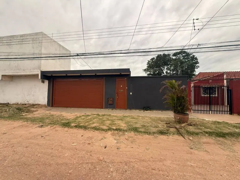 Casa de 7 dormitorios en venta en Villa 1ro de Mayo, Av. Cumavi