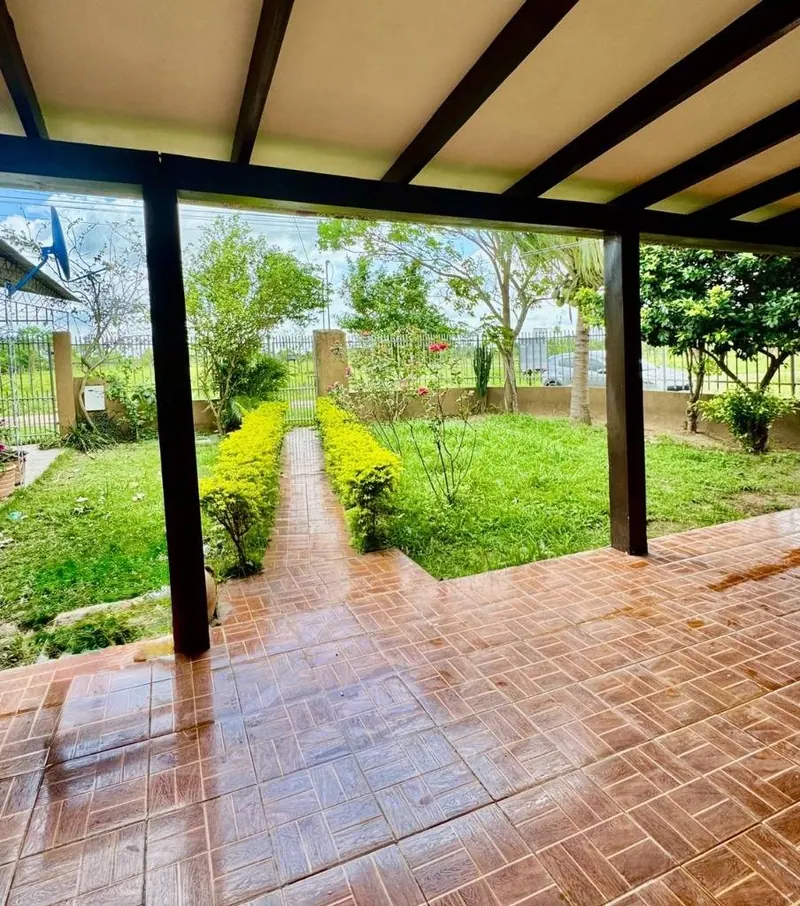 Corner house for sale in Warnes, Valle Sánchez development, 448 m²: foto 4 de 11