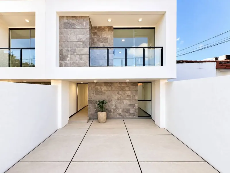 Casa a estrenar de 3 dormitorios en venta en la Zona Oeste