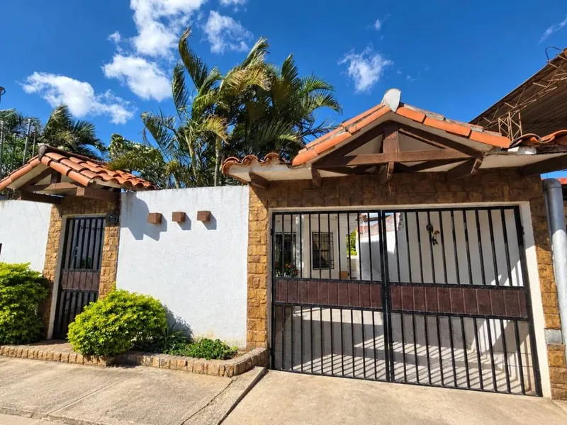 Casa de 3 dormitorios en venta en la urbanización Palma Real, Zona Sur