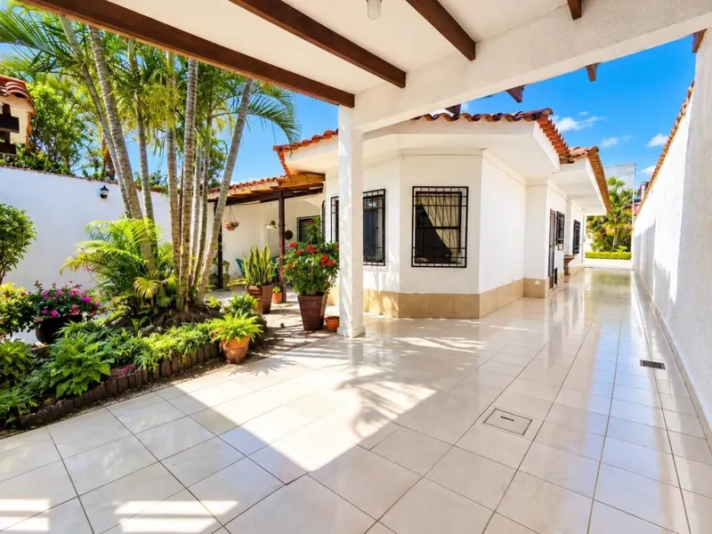 Casa de 3 dormitorios en venta en la urbanización Palma Real, Zona Sur: foto 2 de 11