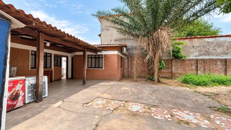 House for sale in the East Zone, 438 m² lot near the 4th ring: foto 3 de 7