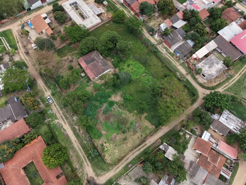 Terreno de 4.620 m² en venta en el Plan 3000, av. Mariscal Santa Cruz: foto 2 de 4