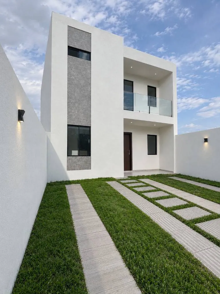 Casa de 3 dormitorios en suite en venta en la urbanización Los Sauces