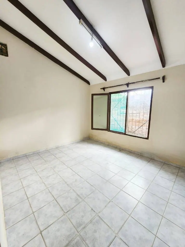 122 m² house for sale in Montero, 300 m² lot: foto 4 de 9