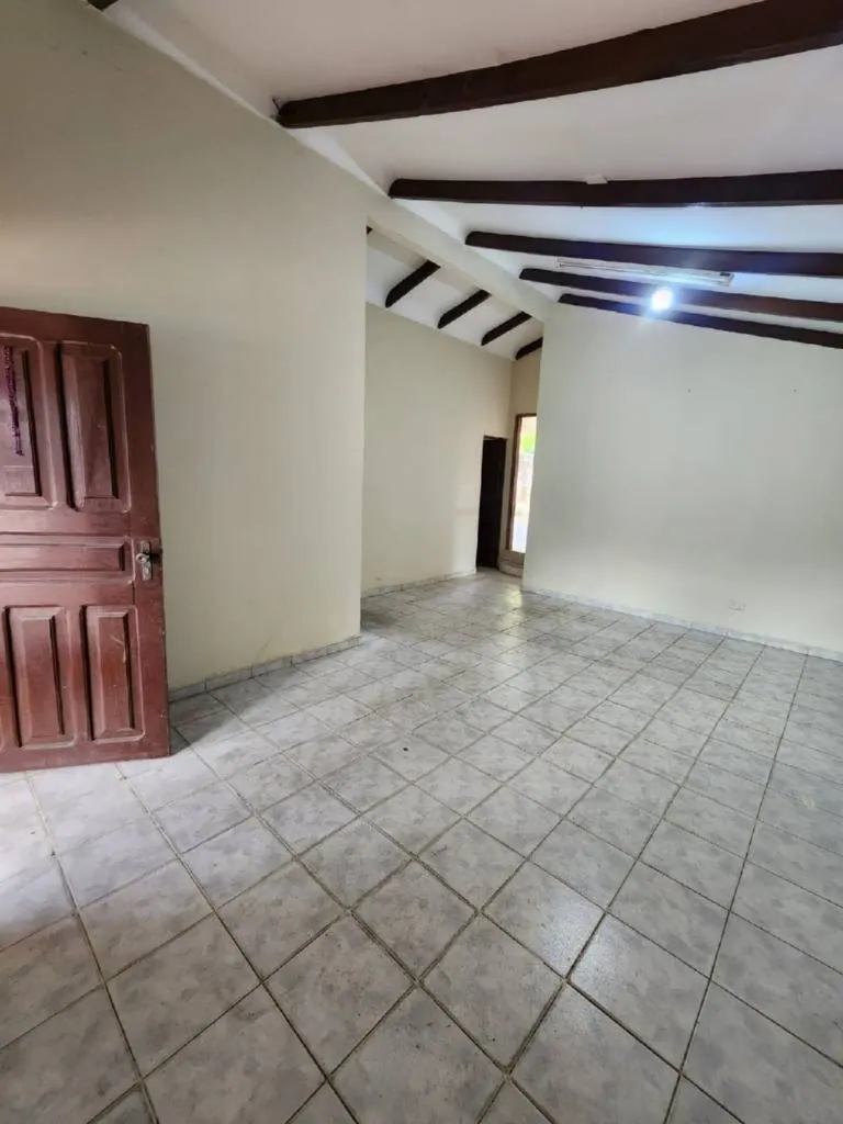 122 m² house for sale in Montero, 300 m² lot: foto 7 de 9