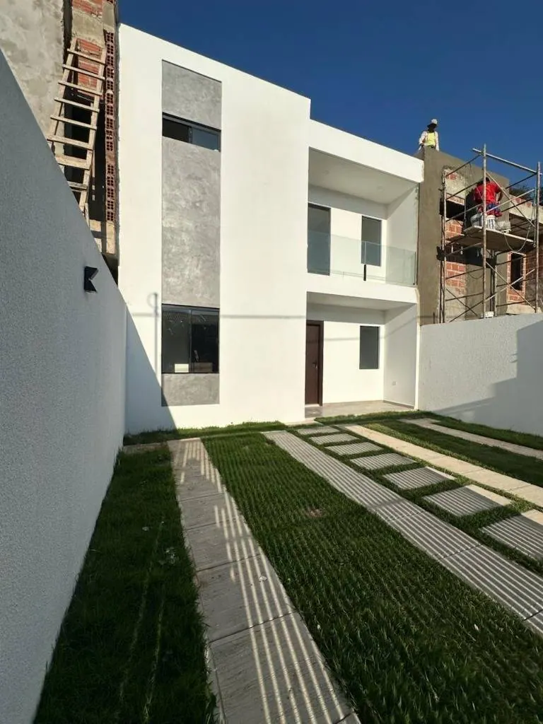 Casa de 3 dormitorios en suite en venta en Urb. Los Sauces: foto 2 de 15
