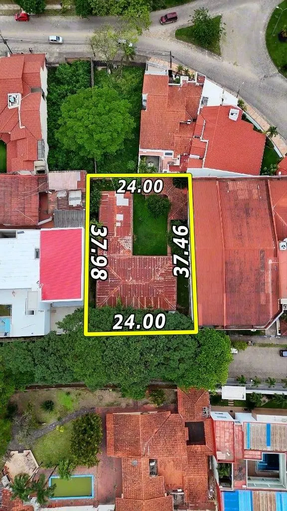 918 m² lot for sale in Urbarí, Barachabi street: foto 1 de 4