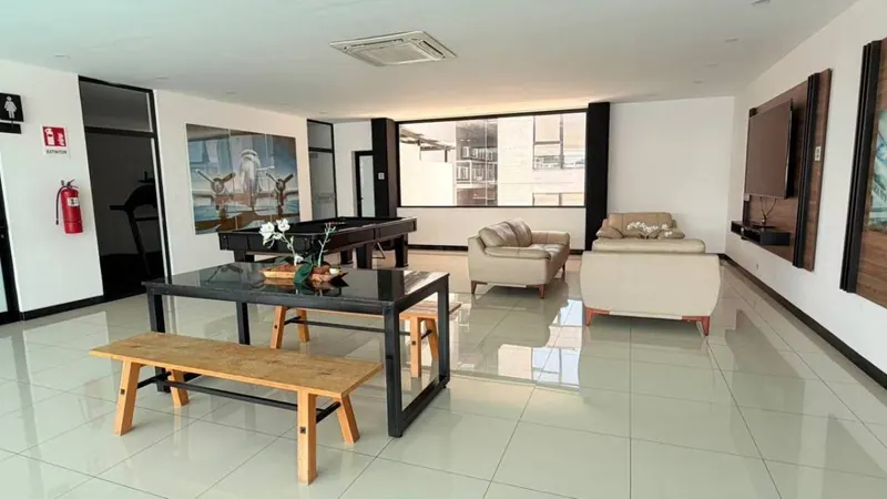 Departamento de 2 dormitorios en venta en Sky Phoenix, Equipetrol: foto 3 de 11