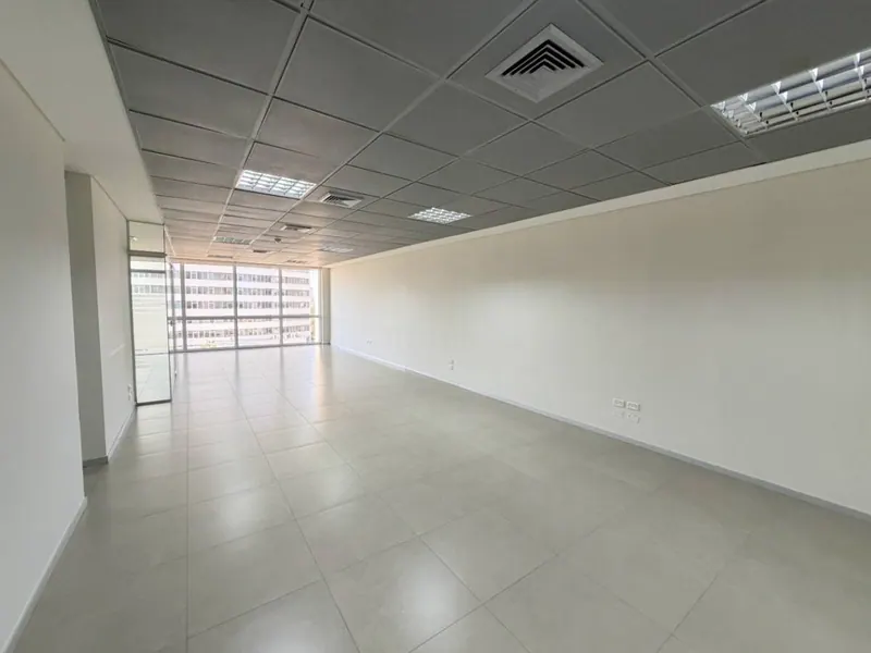 83.38 m² office for sale in the North Zone