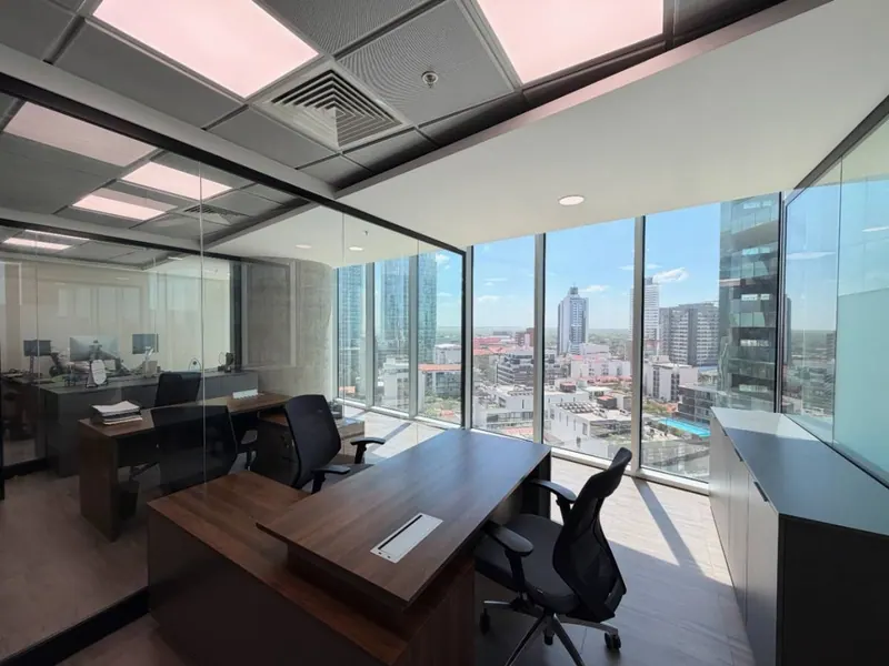 163 m² office for sale in Green Tower, Equipetrol: foto 3 de 12