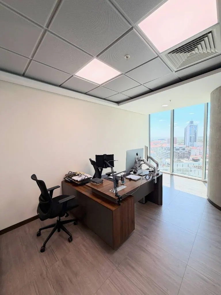 163 m² office for sale in Green Tower, Equipetrol: foto 10 de 12