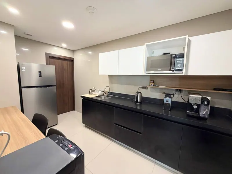 163 m² office for sale in Green Tower, Equipetrol: foto 11 de 12
