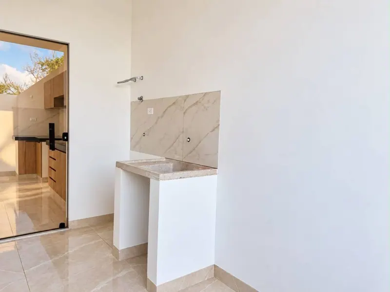 Casa de 3 dormitorios a estrenar en venta en la Zona Norte, Av. Banzer: foto 7 de 8