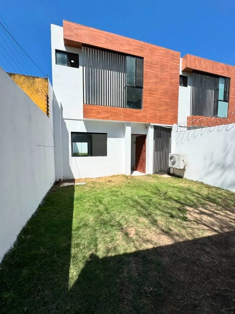 Casa de 3 dormitorios en venta en la Zona Norte, cerca de Univalle: foto 2 de 15