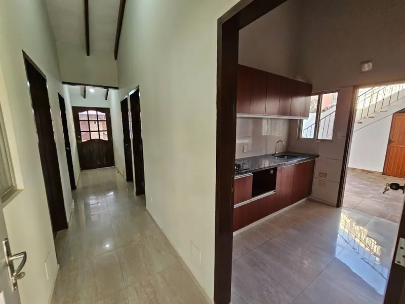 Casa con departamento independiente en venta en urbanización Patujú: foto 8 de 27