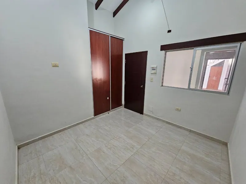 Casa con departamento independiente en venta en urbanización Patujú: foto 10 de 27