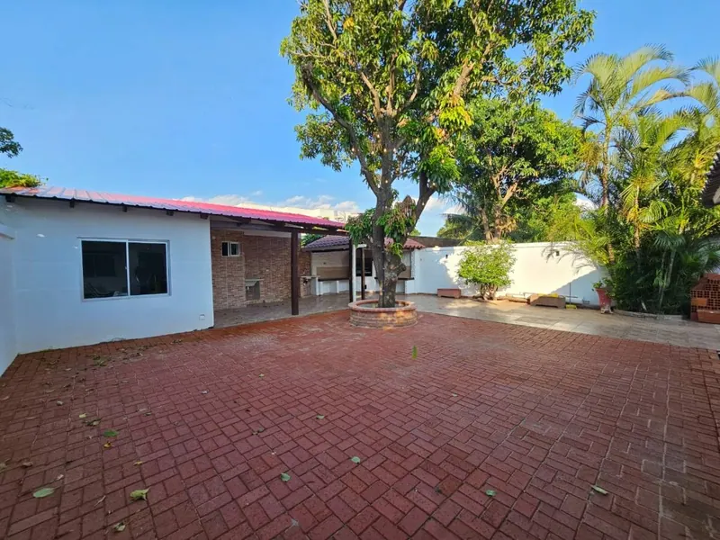 Casa con departamento independiente en venta en urbanización Patujú: foto 15 de 27