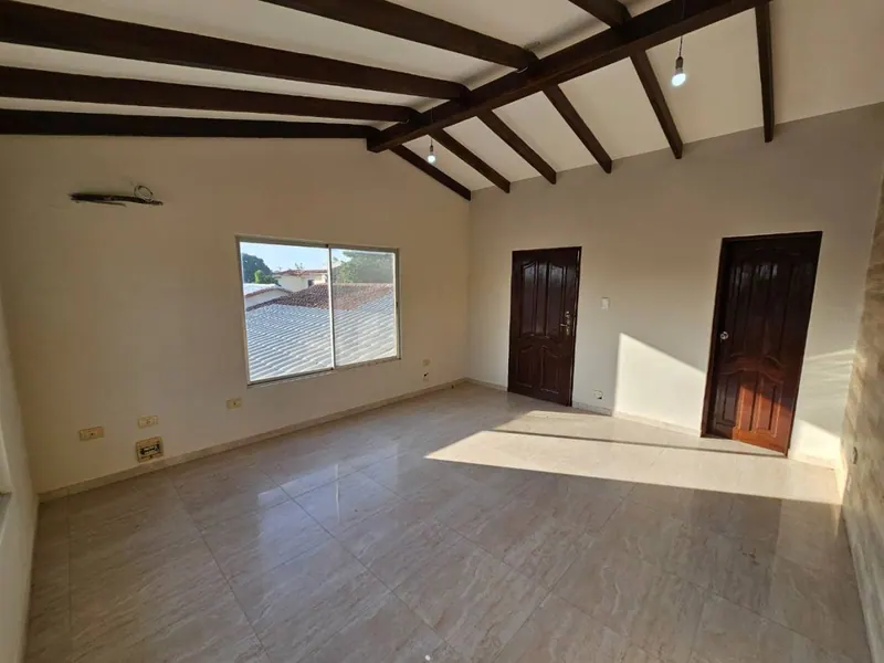 Casa con departamento independiente en venta en urbanización Patujú: foto 25 de 27