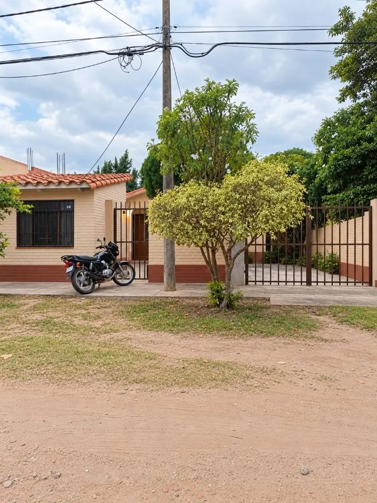 2-bedroom house with shop for anticrético in Akualand, Warnes