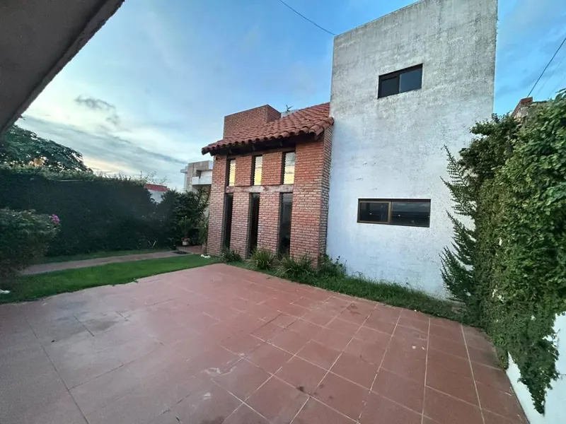 Casa de 4 dormitorios en venta en El Mirador de Akualand, Warnes: foto 5 de 6