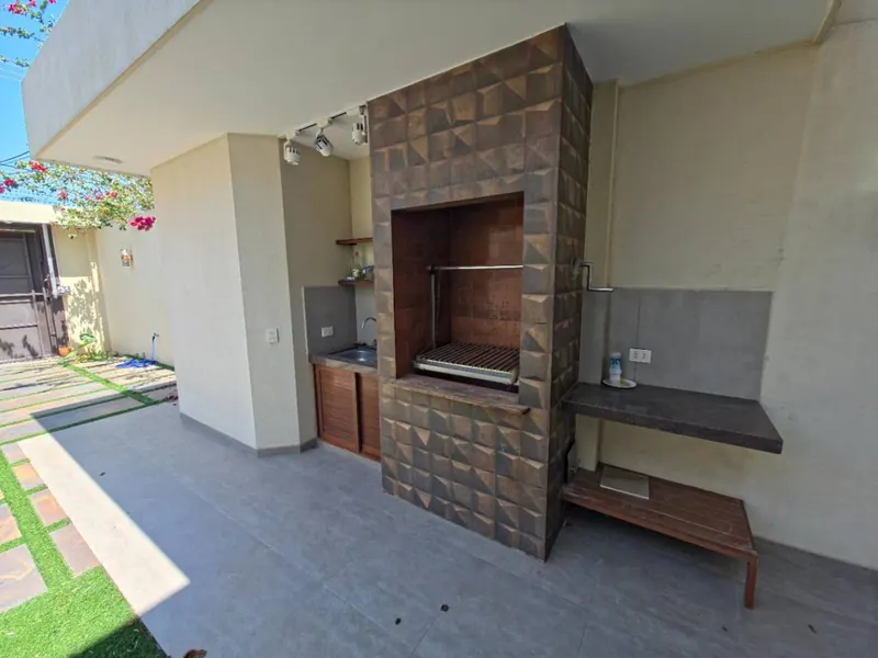 Casa de 4 dormitorios en venta en la Zona Este, cerca de la Av. Guapay: foto 3 de 4