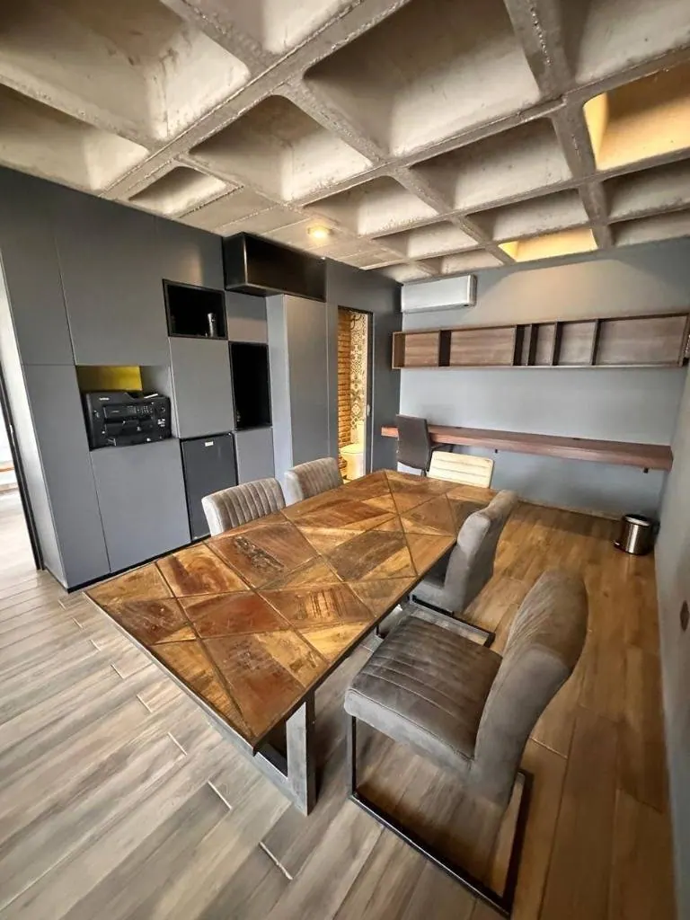 Furnished 17 m² office for rent in the Du Nord building, Av. Beni