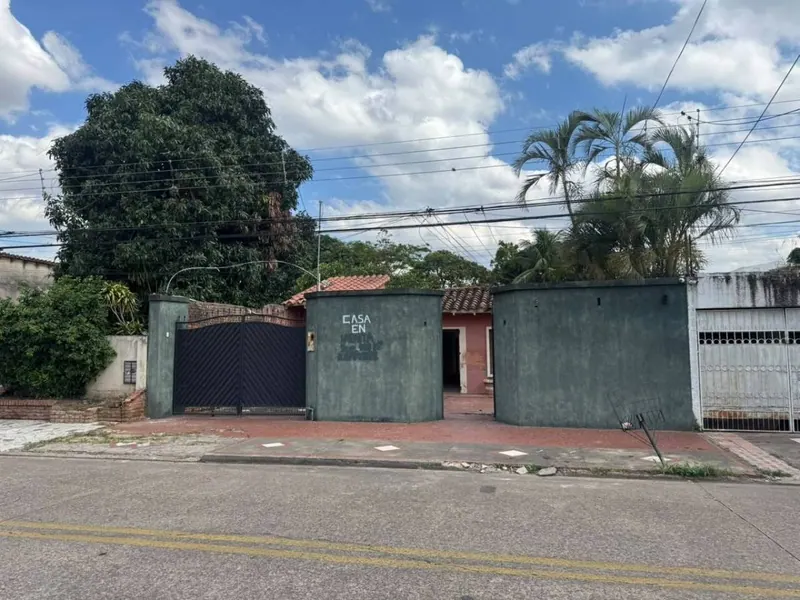 Terreno de 485 m² en venta en la Zona Este, Av. Virgen de Cotoca
