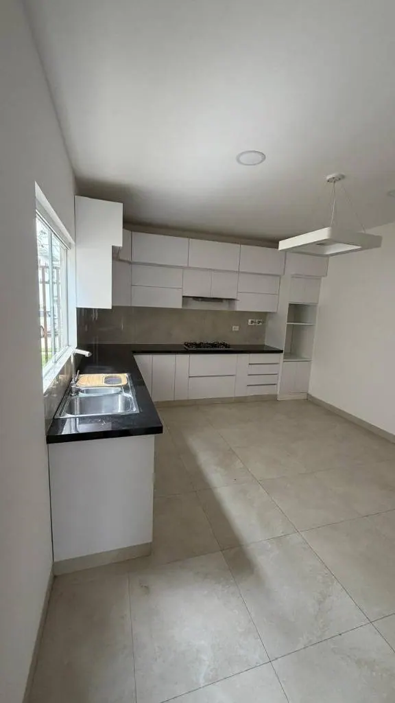 Casa de 3 dormitorios en alquiler en condominio Bosques de la Colina: foto 4 de 15