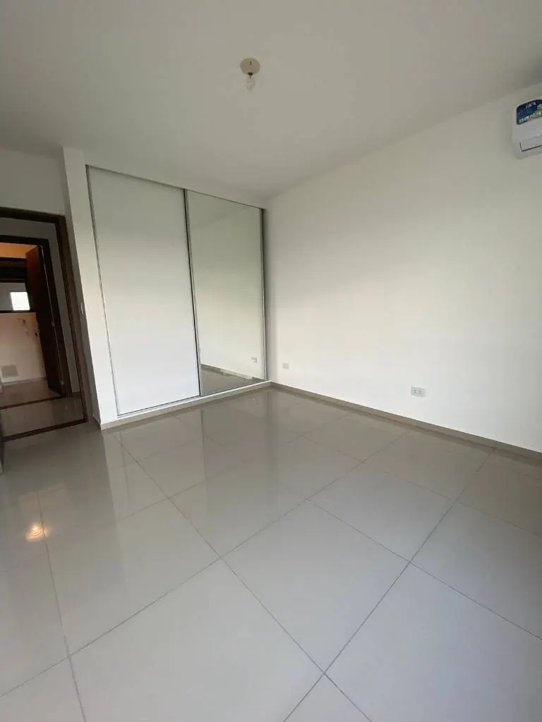 Departamento de 2 dormitorios en alquiler en el condominio Eivissa: foto 3 de 10