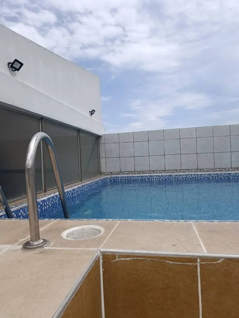 3-bedroom apartment for sale in the El Trompillo gated community: foto 2 de 4
